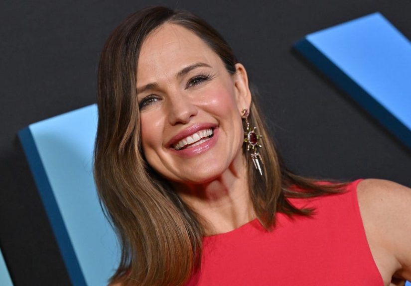 Jennifer Garner Can’t Stop Raving About This $12 Cleanser