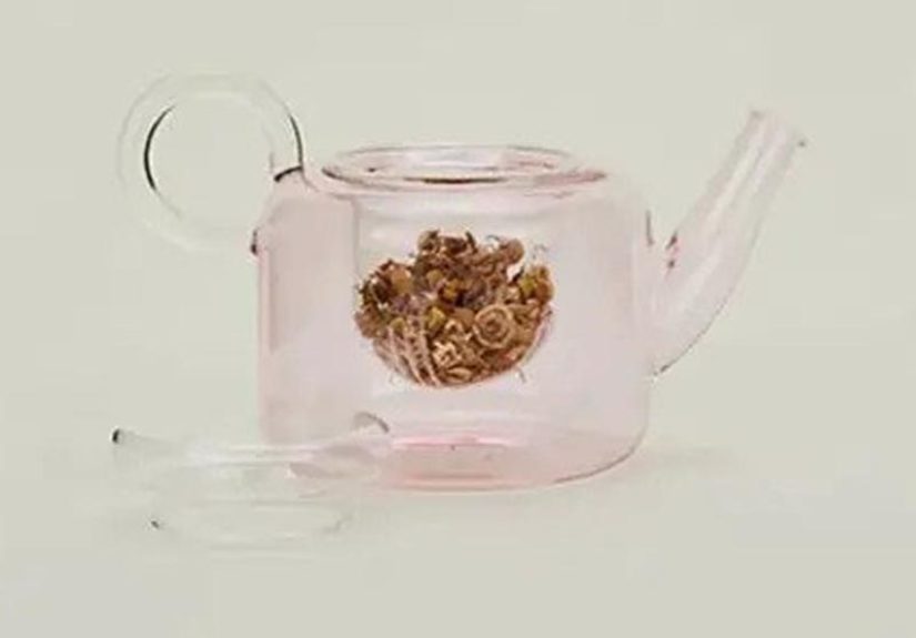 Small Piuma Teapot in Pink by Ichendorf Milano