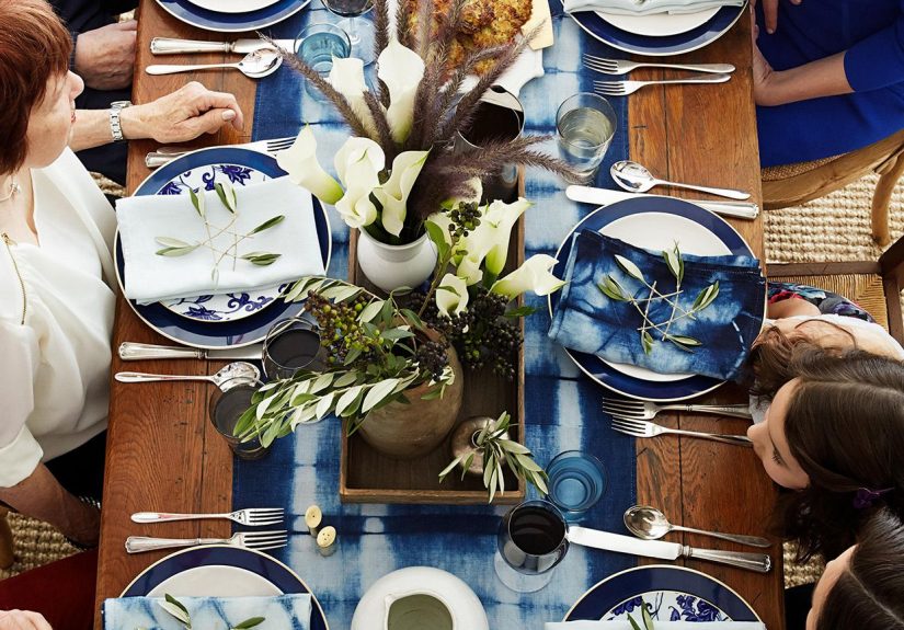 13 Hanukkah Table Decor Ideas for a Meaningful Holiday