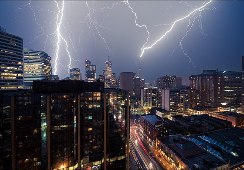 #687 Turning off all the lights during a thunderstorm - 1000 Awesome Things