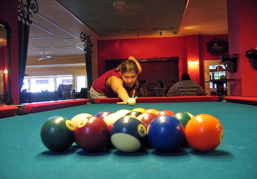 #889 The sound of a solid crack from a good break in billiards - 1000 Awesome Things