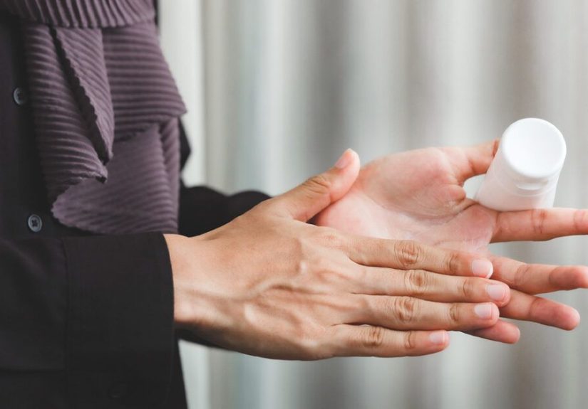Dyshidrotic Eczema (Dyshidrosis): Causes, Pictures, and More