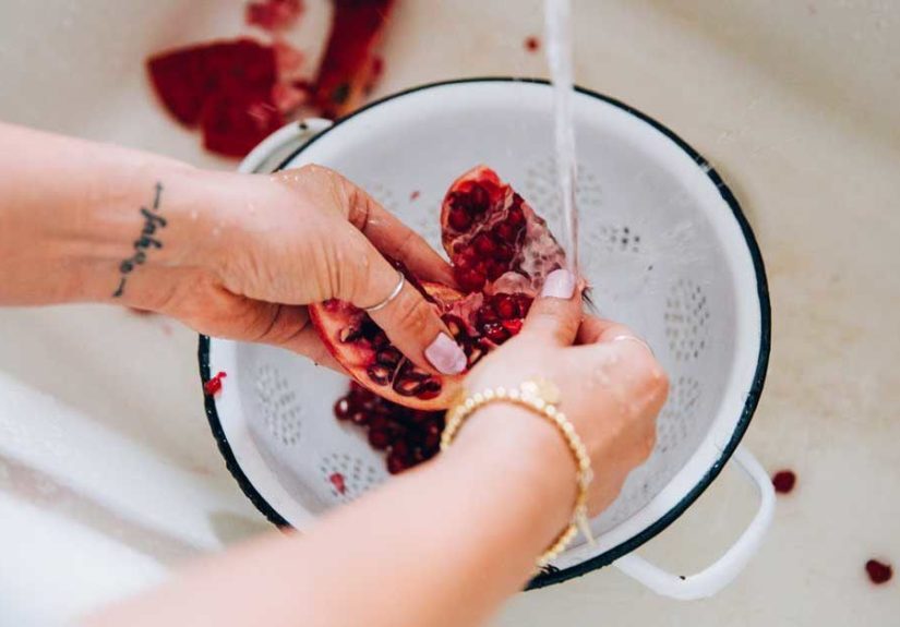 How to Eat Pomegranate: A Simple Guide