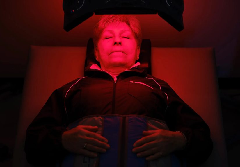 Red Light Therapy: Effectiveness, Treatment, and Risks