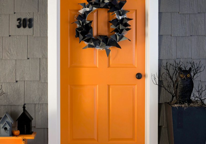 29 Easy DIY Halloween Door Decorations