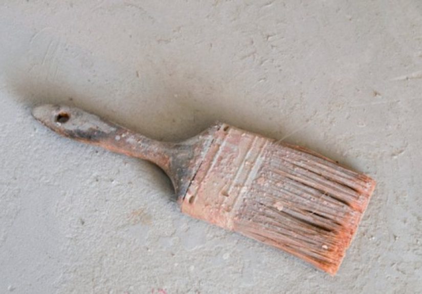 How to Clean Paint Brushes With TSP