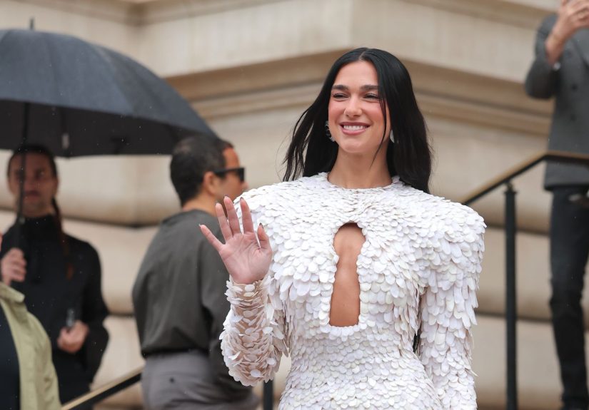 Leave It to Dua Lipa to Make Tortoiseshell Nails Feel Trendy Again