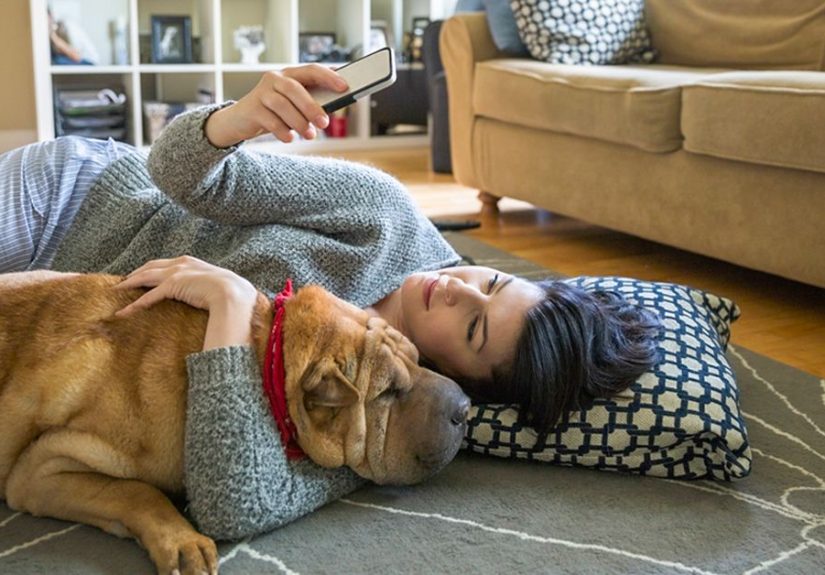 Sleeping on the Floor Benefits, Side Effects, as Treatment, and How-to