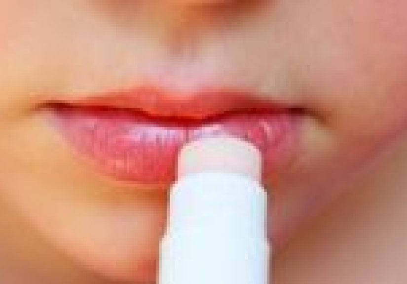 Chapped Lips: Symptoms, Causes, and Risk Factors