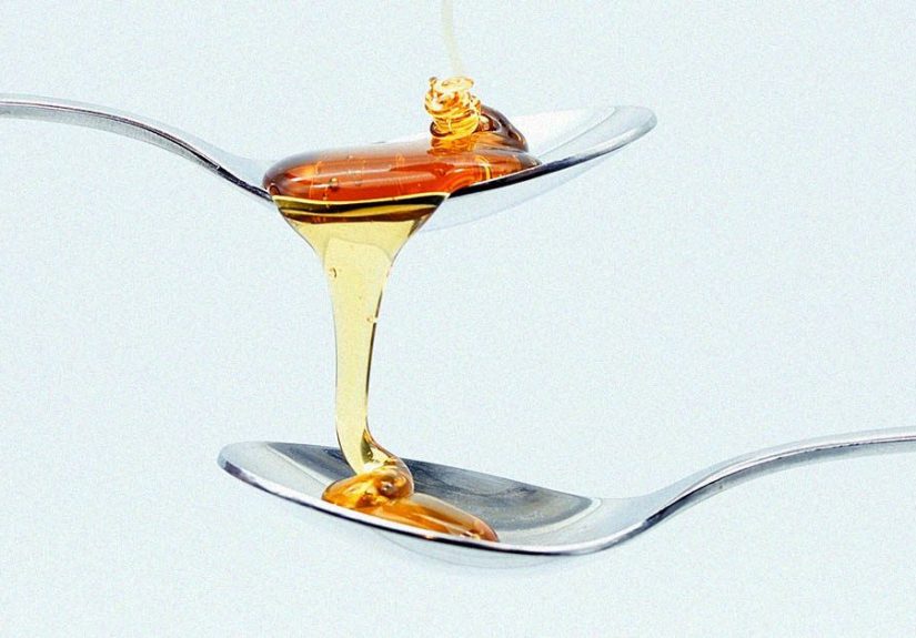 Honey in Eyes: Uses, Benefits and Precautions