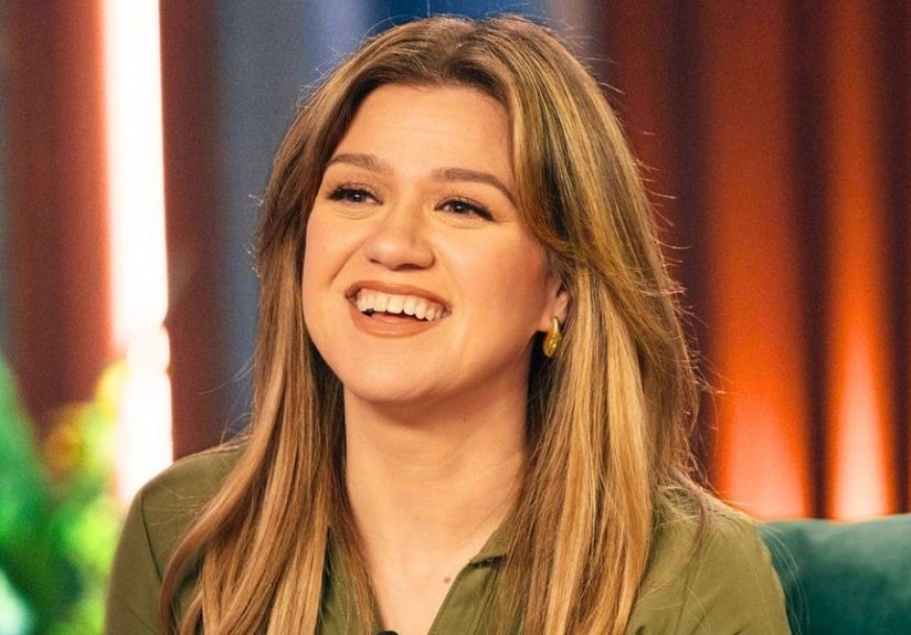 Kelly Clarkson's Favorite Makeup Product Is on Sale Right Now